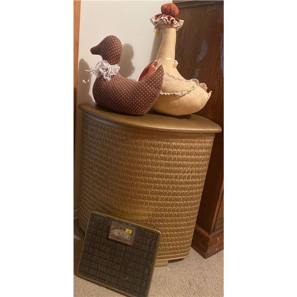 Vintage Laundry Hamper Weight Scale Duck Goose Door Stoppers