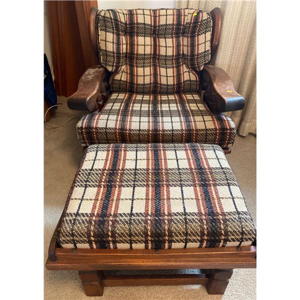 Vintage Brown Plaid Chair w/ Foot Rest  31 x 38 x 34