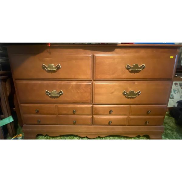 Vintage Wood 6 Drawer Dresser 47L x 16D x 31T