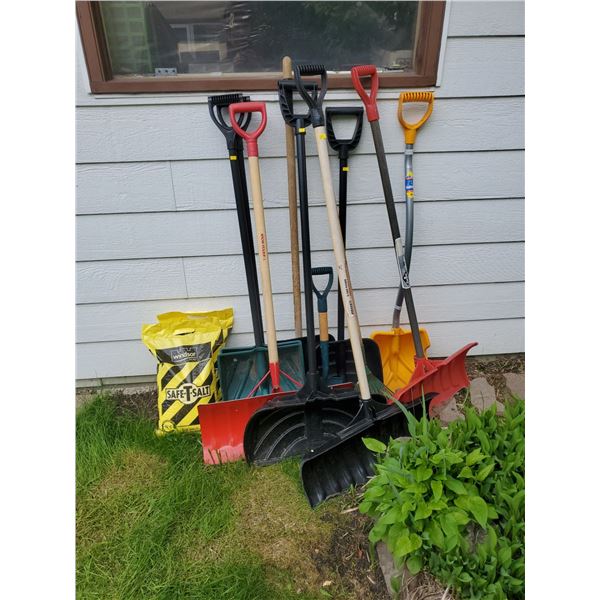 Assortment Of Garden & Yard Shovels
