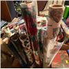 Image 4 : Assorted All Season Gift Wrap Gift Boxes Cardstock & More