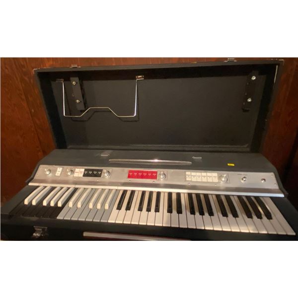 Nomad Electric Key Board w/ Hard Shell Carry Case & Stand Music Instruments