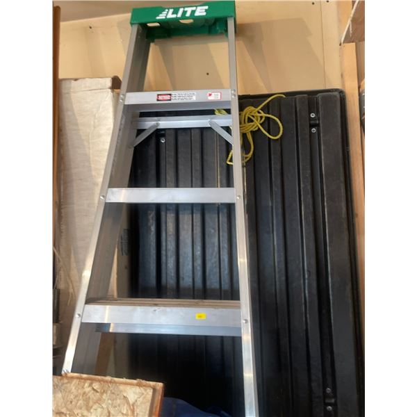 Lite 8ft Aluminum Ladder