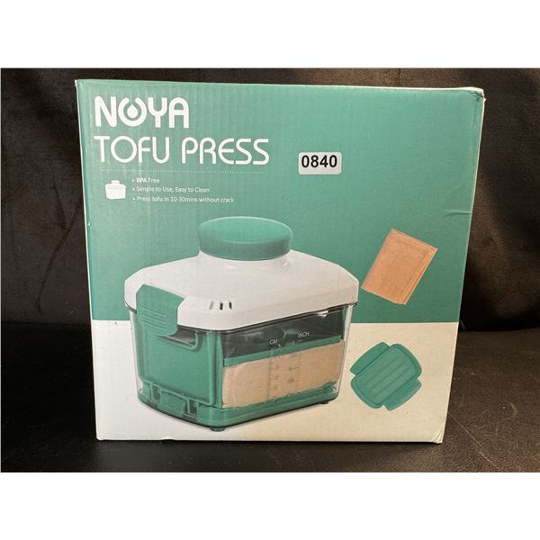 Lot of 1 Noya Tofu Press Kit
