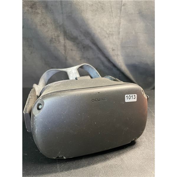 Lot of 1 Oculus Meta Quest 1 VR Headset - Powers On/Works - Used