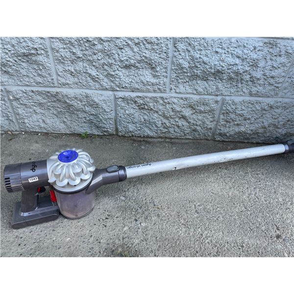 Lot of 1 Dyson v6 Origin Stick Vacuum with Battery - Used