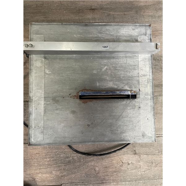 Lot of 1 Tile Saw - Used - Powers On/Works