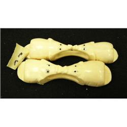 Ivory elephants linked by trunks - napkin rings (130)