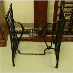 Cast iron Singer sewing machine base (141)