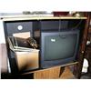 Image 3 : Lot of: Entertainment Center, TV, lamps, waterbed frame (54)