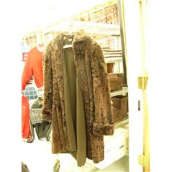 3/4 length unknown fur coat (28)