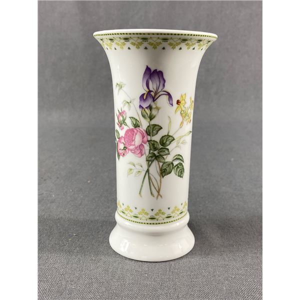 Vintage 1990 Royal Doulton Camilla Bone China Vase - Made In England