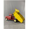 Image 2 : Vintage 60's Tonka 9" Red & Yellow Dump Truck