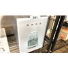 Image 2 : SMEG KITCHEN APPLIANCES INCL. DRIP COFFEE MACHINE, 2 KETTLE AND 2-SLICE TOASTER