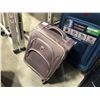 Image 2 : 4 TRAVEL LUGGAGE INCL. 2 HEYS FULL SIZE, LONDON FOG HALF SIZE (MISSING WHEEL) AND WENGER FULL SIZE