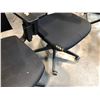 Image 4 : 5 ADJUSTABLE TASK CHAIRS - COSMETIC ISSUES
