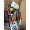 Image 1 : BOX C/W ASSORTED TOOLS