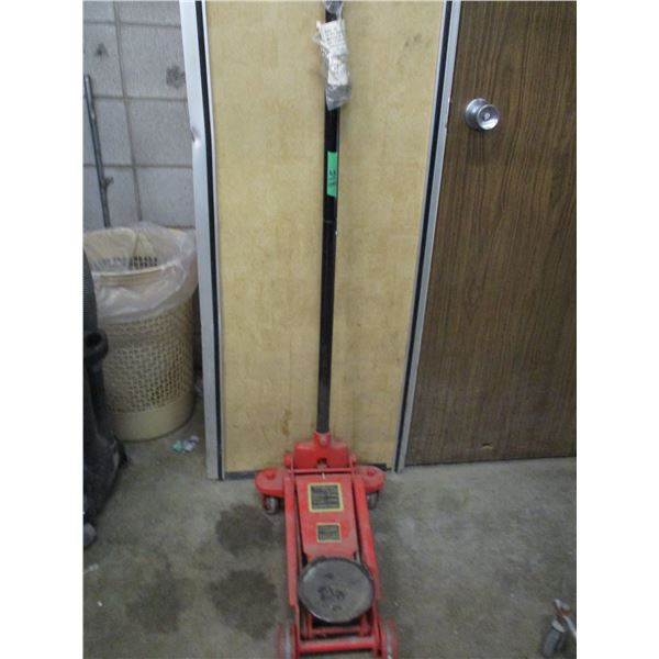 ESTATE:  4000 LB FLOOR JACK