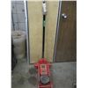 Image 1 : ESTATE:  4000 LB FLOOR JACK