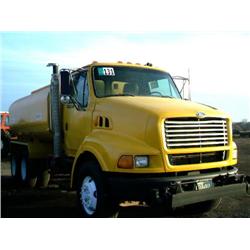 1998 FORD LOUISVILLE LT8513 T/A 3700 GALLON WATER TRUCK