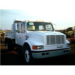 1993 INTERNATIONAL 4700 CREWCAB S/A DUMP TRUCK