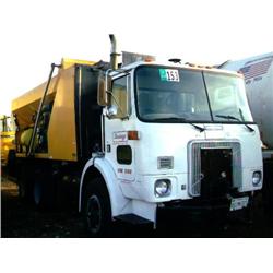 1991 VOLVO WX64 COE T/A SLURRY TRUCK