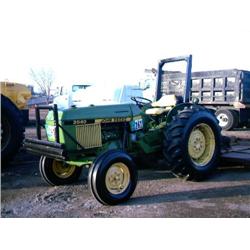 JOHN DEERE 2040 RUBBER TIRED AG TRACTOR