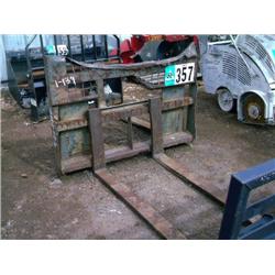 BOBCAT FORK ATTACHMENT TO FIT SKID STEER LOADER