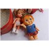 Image 2 : Vintage Make-up Case with (4) Dolls