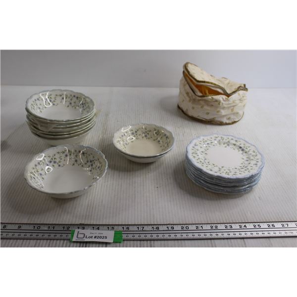 Royal Albert Caroline (8) Bowls, (2) Smaller Bowls, and (8) Small Plates - Some Chips