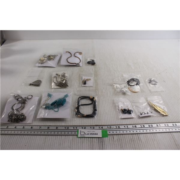 (15) Jewelry Packs - Necklaces, Earrings