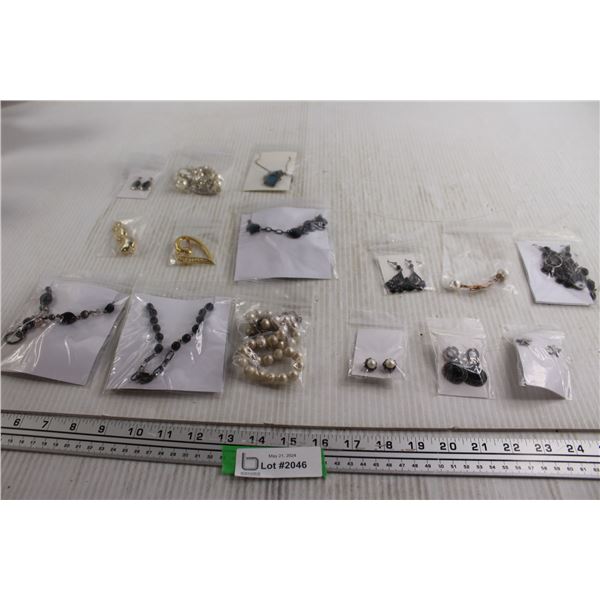 (15) Jewelry Packs - Necklaces, Earrings