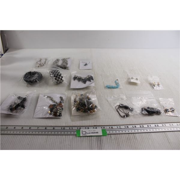 (15) Jewelry Packs - Necklaces, Earrings