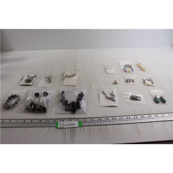 (15) Jewelry Packs - Necklaces, Earrings