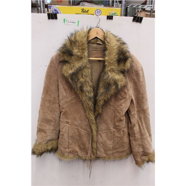 *Cuir Nuage Real Leather and Faux Fur Jacket - M
