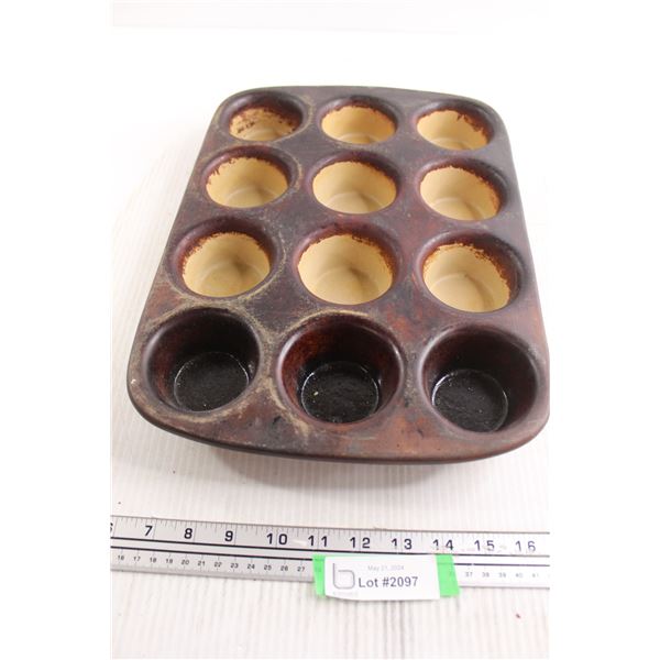 The Pampered Chef Muffin Tin - As Is