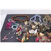 Image 3 : (15+) Necklaces/Jewelry - Various Sizes & Styles