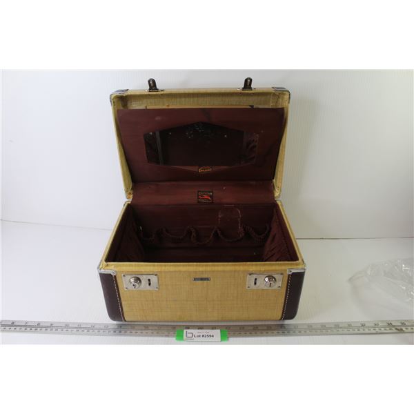 Vintage Carson Cosmetic Case (mirror coming loose)