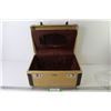 Image 1 : Vintage Carson Cosmetic Case (mirror coming loose)