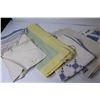 Image 3 : (5) Vintage Cloth Table Cloths - Pot Holders - Tea Towels