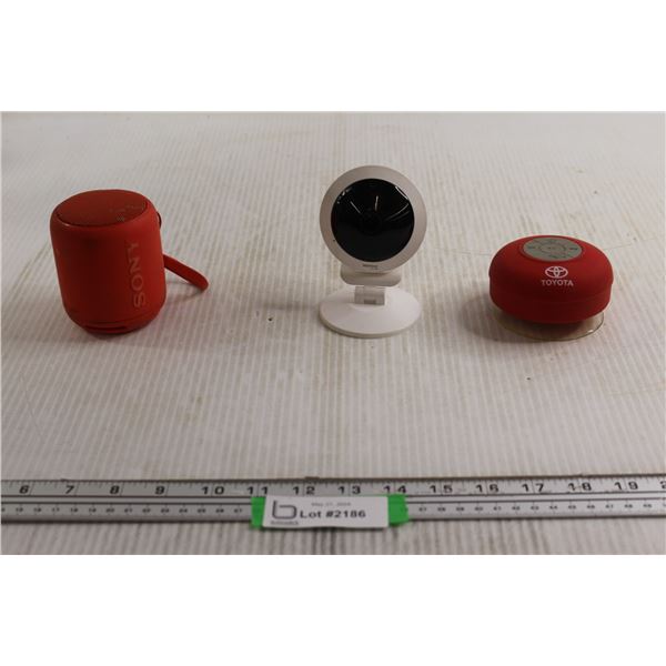 Vivtar Camera - Untested, (2) Small Speakers - Untested