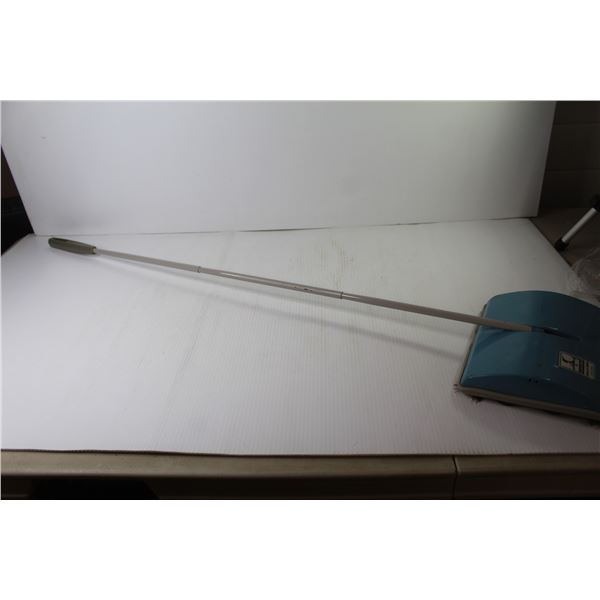 *Vintage Hukuba Floor Sweeper