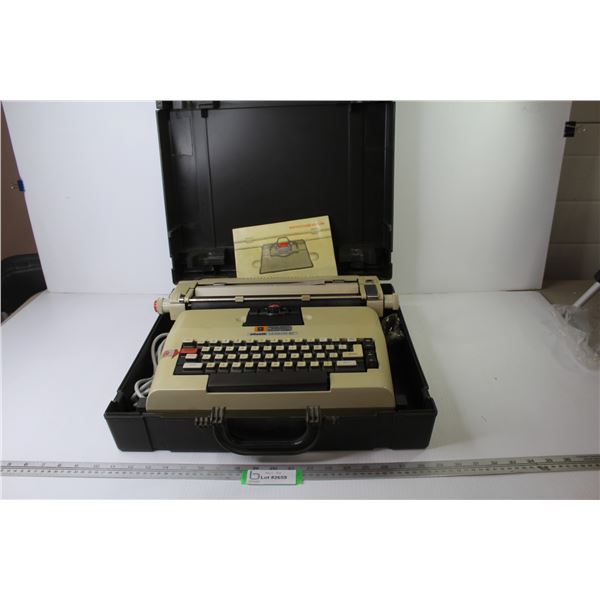 Olivetti Electric Typewriter w/Manual in Case (not working)