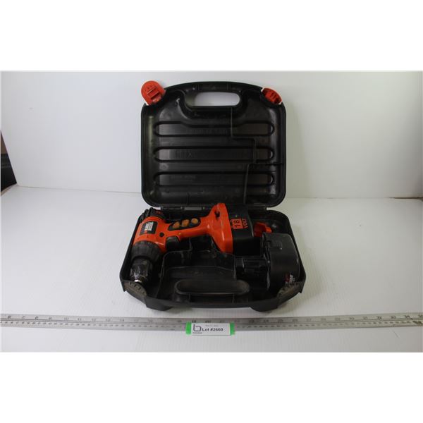 Black & Decker Drill w/Battery in Case (no charger - works)