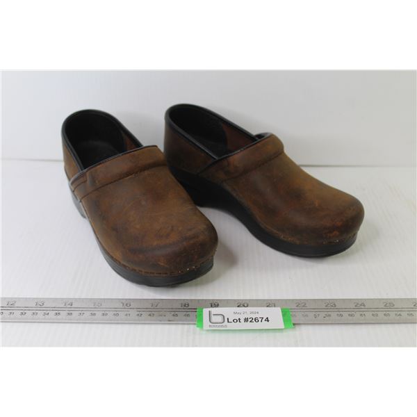 Dansco Shoes - Good Condition (size 36)