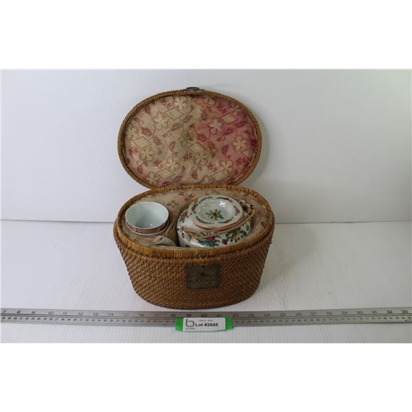 Early 19th Century Teapot w/2 Cup in Woven Carry Case (teapot lid is chipped)