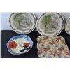 Image 3 : Collectable China: (4) Dessert Plates (2) Serving Bowls