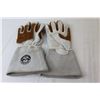 Image 3 : Gander Brand Work Gloves & Sharpening Stone