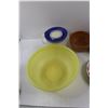 Image 2 : (6 pcs) Kitchen Ware - Mixing Bowls, Tupperware Pitcher w/Lid, Enameled Bowl