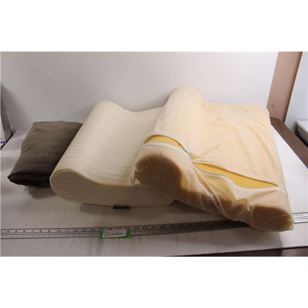 *Pair of 63" Dark Curtains, (2) Pillows - Sleep Innovations